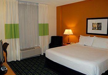 Fairfield Inn & Suites By Marriott Newark Liberty International Airport Extérieur photo