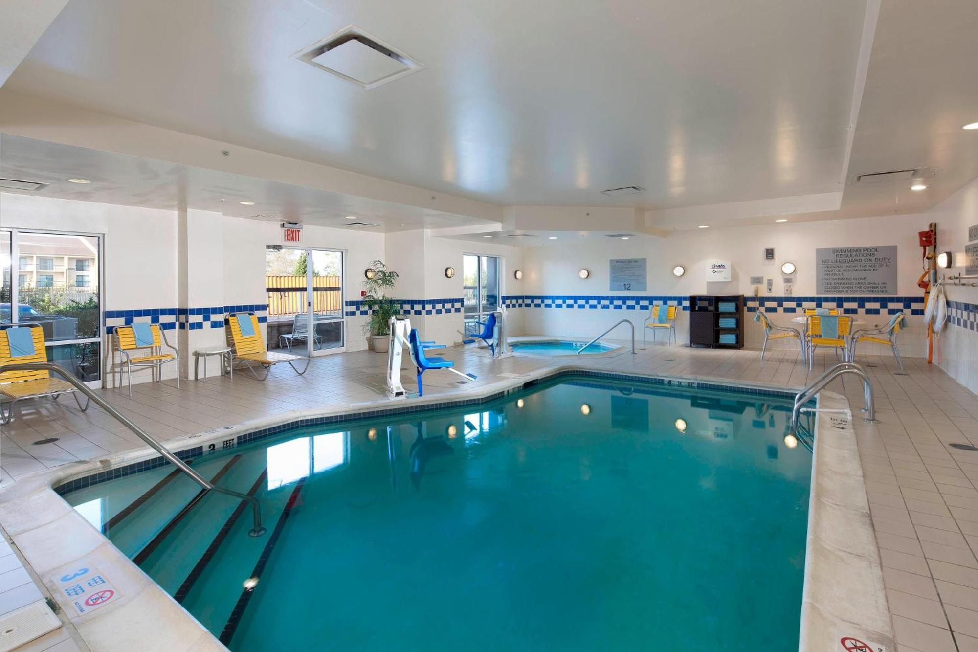 Fairfield Inn & Suites By Marriott Newark Liberty International Airport Extérieur photo